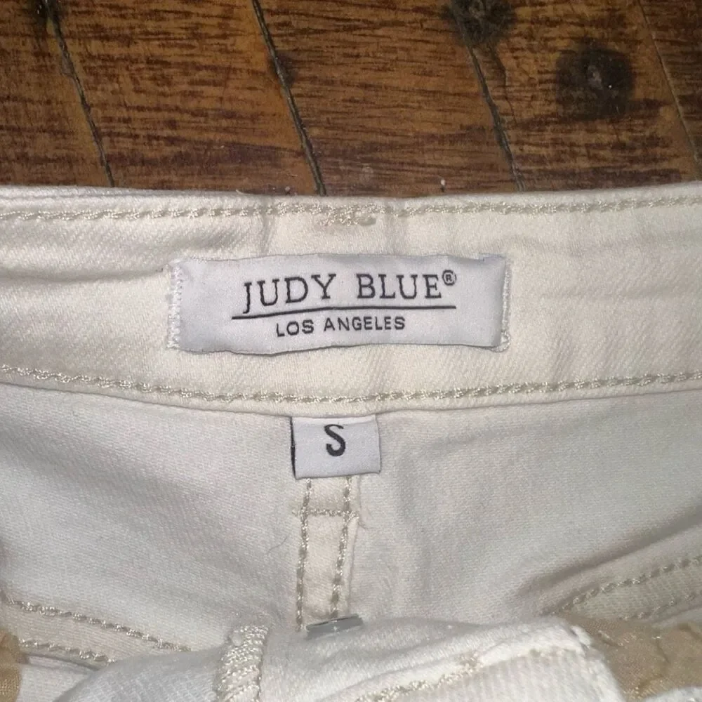 Judy Blue distressed white cutoff overlap raw hem S shorts